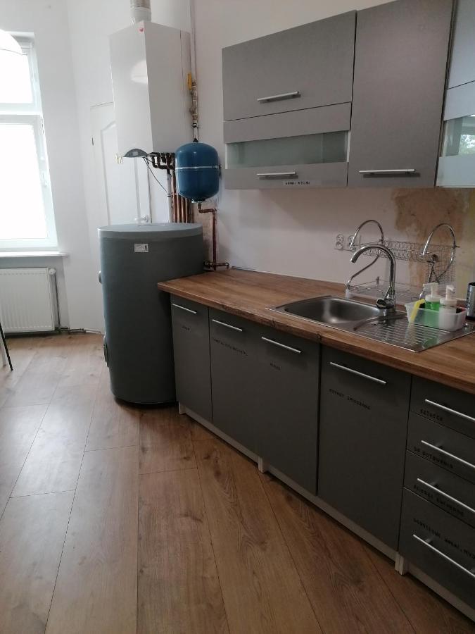 Hostel Tulip - Pokoj 5 Ze Wspolna Lazienka I Kuchnia ชเตชชิน ภายนอก รูปภาพ