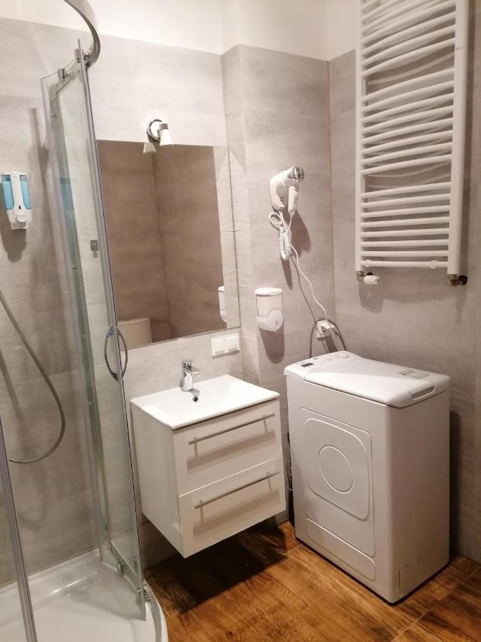 Hostel Tulip - Pokoj 5 Ze Wspolna Lazienka I Kuchnia ชเตชชิน ภายนอก รูปภาพ