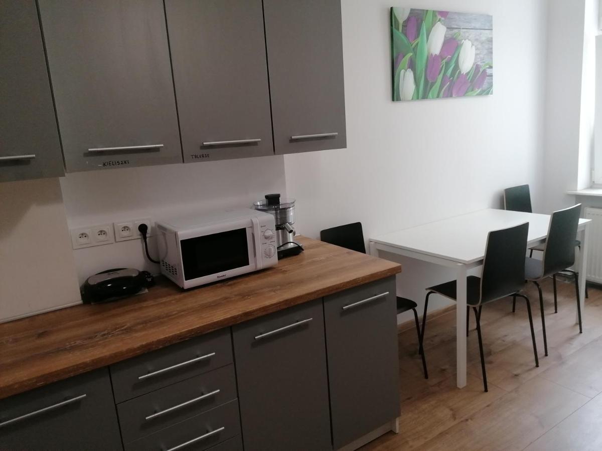 Hostel Tulip - Pokoj 5 Ze Wspolna Lazienka I Kuchnia ชเตชชิน ภายนอก รูปภาพ
