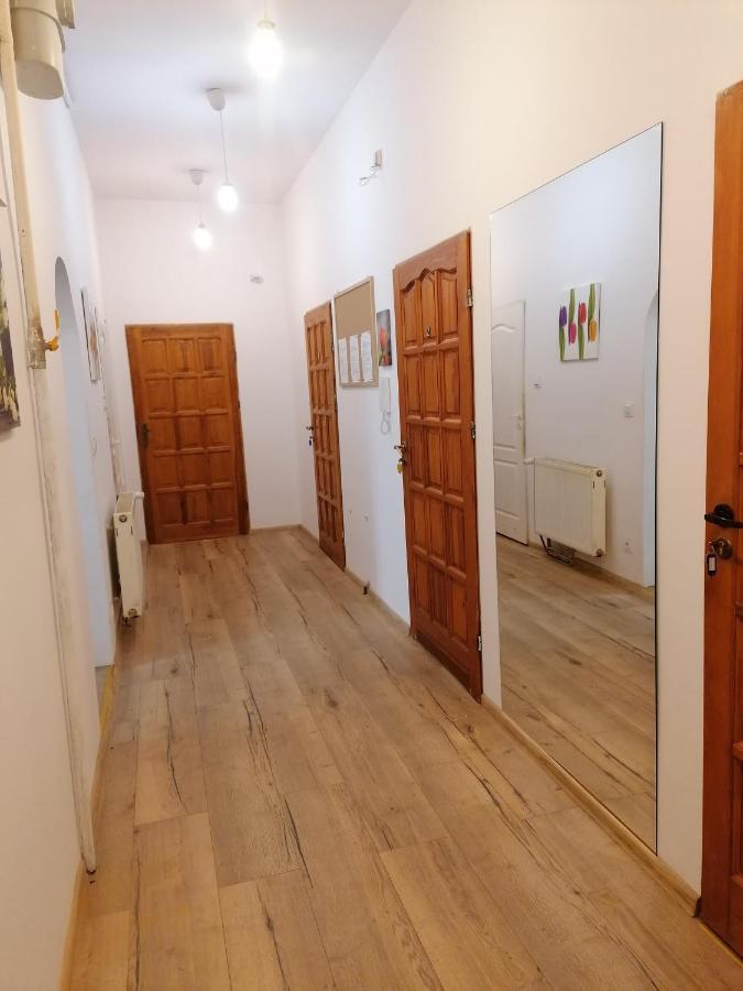Hostel Tulip - Pokoj 5 Ze Wspolna Lazienka I Kuchnia ชเตชชิน ภายนอก รูปภาพ