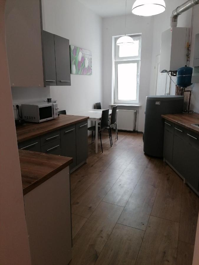 Hostel Tulip - Pokoj 5 Ze Wspolna Lazienka I Kuchnia ชเตชชิน ภายนอก รูปภาพ