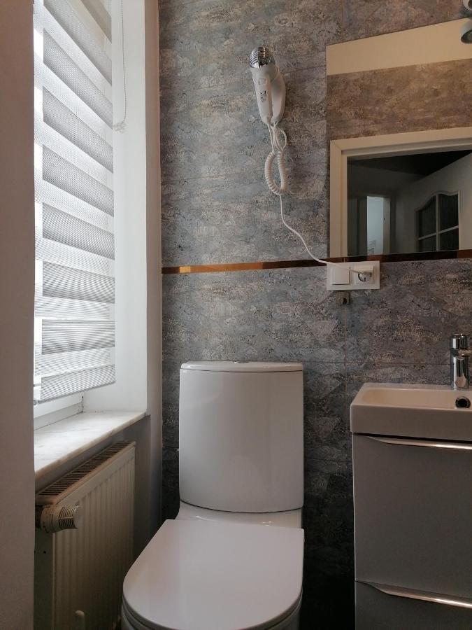 Hostel Tulip - Pokoj 5 Ze Wspolna Lazienka I Kuchnia ชเตชชิน ภายนอก รูปภาพ