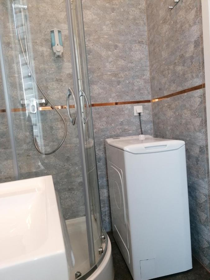 Hostel Tulip - Pokoj 5 Ze Wspolna Lazienka I Kuchnia ชเตชชิน ภายนอก รูปภาพ