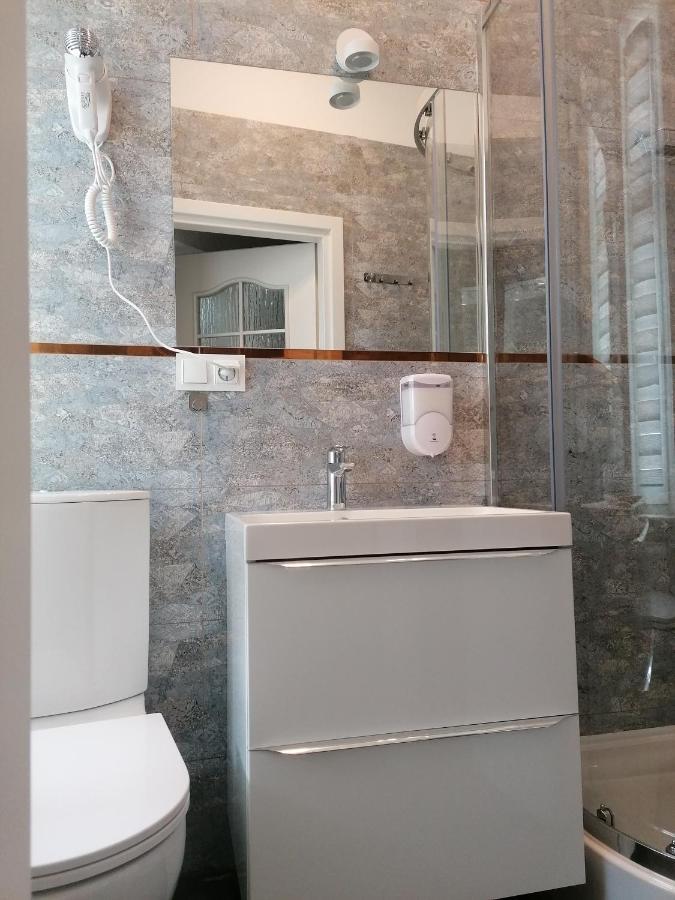 Hostel Tulip - Pokoj 5 Ze Wspolna Lazienka I Kuchnia ชเตชชิน ภายนอก รูปภาพ