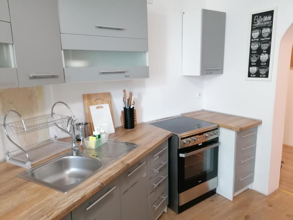 Hostel Tulip - Pokoj 5 Ze Wspolna Lazienka I Kuchnia ชเตชชิน ภายนอก รูปภาพ